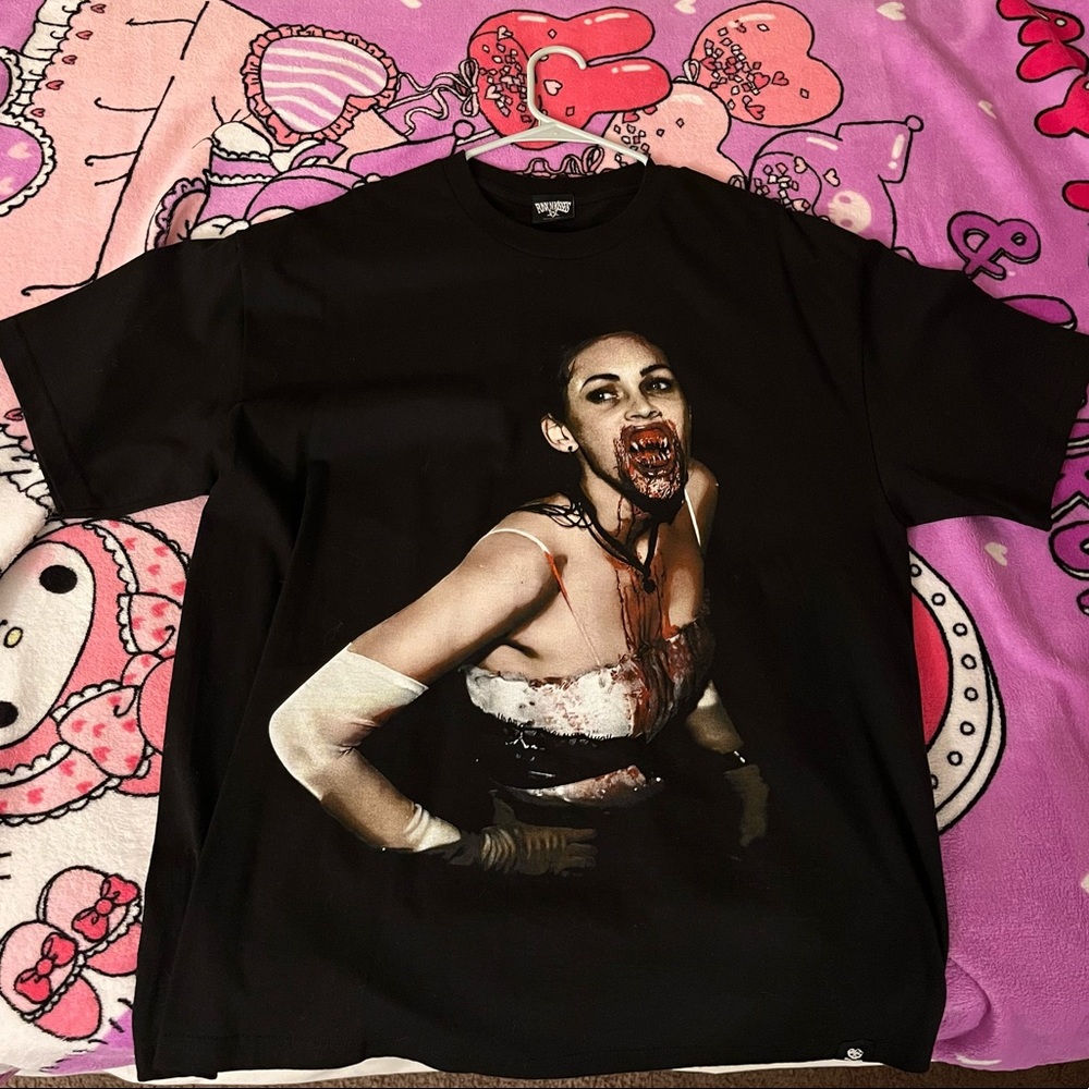 PUNX N KISSES JENNIFERS BODY TEE